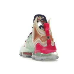 Nike LeBron 19 - Absorption Ciblée dans les Zones de Forte Pression